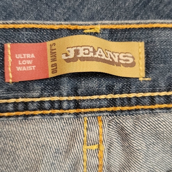 Old Navy Ultra Low Waist Crop Jeans - Picture 3 of 4